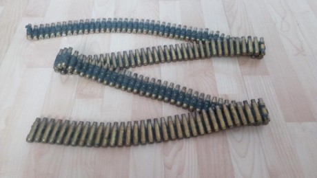 Buenas compañeros, vendo dos cintas de vainas eslabonadas cada una con 100 vainas, una cinta de 100 vainas 00