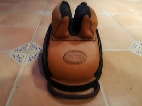 Armero grado 3 para 12 armas cortas. 550€
Visor sightron SI SIH-TAC 4-12x44 comprado en EEUU  vendido 11