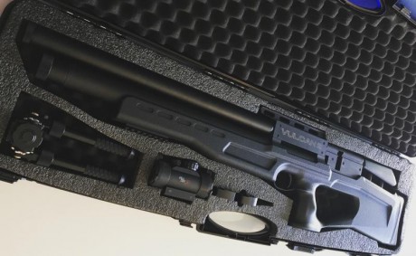 El arma esta rigurosamente como NUEVA, comprada a finales de enero, tiene cerca de 500 tiros dados, tiene 01