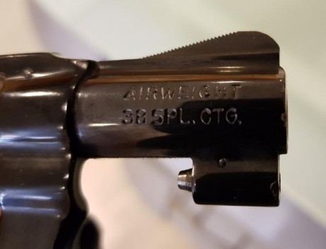 Hola, después de mucho mirar me he decidido por estos 3 modelos:

RUGER LCP 380
S&W BODYGUARD 380
Revolver 111
