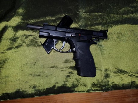 vendo CZ75B 9mmpb po 250 er
revolver S&W 586  357 MAGNUM de 4 pulgada por 250 er
y armero en cuanto 12