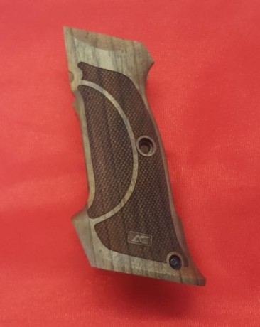   Hola foro.

Vendo esta maravillosa cacha, para CZ75..compatibles para los modelos: SPORT II, VIPER, 00