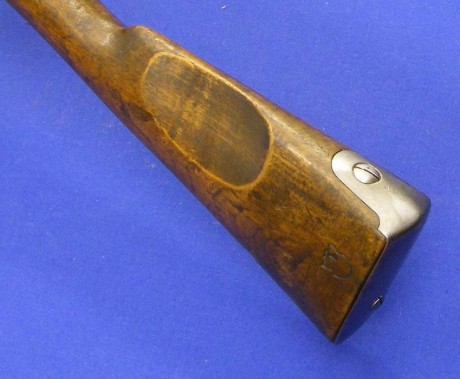Voy a colocar unas fotos de un arma larga alemana de llave de mecha del siglo XVI. 100