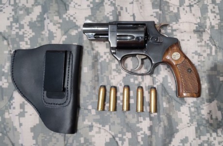 Vendo revólver marca Astra de 2" calibre 38 especial con tambor de 5 cartuchos, regalo funda de cuero 01