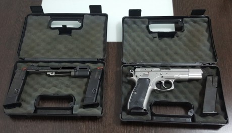  ***VENDIDA*** 



Vendo pistola CZ 75 B, de 9mm., de acero inoxidable mate, rabera de cola de Castor 01