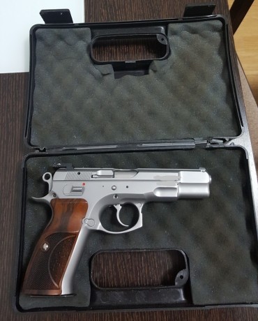  ***VENDIDA*** 



Vendo pistola CZ 75 B, de 9mm., de acero inoxidable mate, rabera de cola de Castor 11