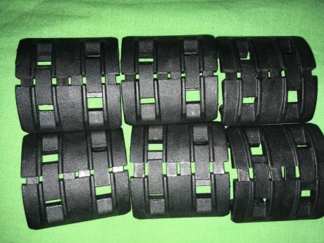 Se venden accesorios para M4 partaforma AR y/o bases picantilly:

Porta arma un solo punto FAB Defence: 12