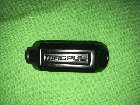 Se venden accesorios para M4 partaforma AR y/o bases picantilly:

Porta arma un solo punto FAB Defence: 11