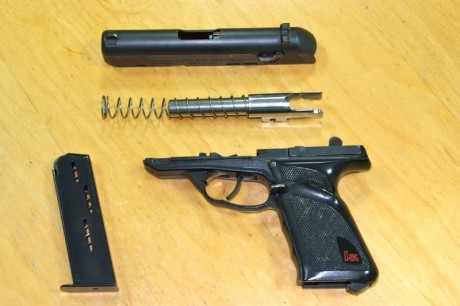  - RESERVADA - Vendo pistola  HECKLER UND KOCH  P-9 S.   Cal. 9 mm. Pb.  En perfecto estado de funcionamiento. 70