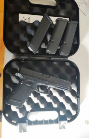 Vendo Glock 17 gen 3....con muchos extras...miras zev.... muelles dpm system... aliviador disparador.... 20