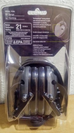 Vendo auriculares electrónicos PELTOR RANGEGUARD. 
Plegables, nuevos, sin abrir.
Precio con portes en 01