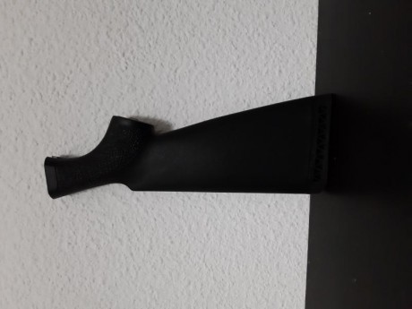 Es nueva sin uso como se puede apreciar en la fotos no tiene ni una marca de desgaste  50 euros 
O se 02