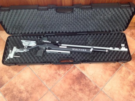 Vendo carabina Walther lg300 con su maletín original, con las herramientas, manuales y blanco de pruebas, 00