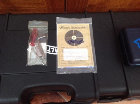 Vendo carabina Walther lg300 con su maletín original, con las herramientas, manuales y blanco de pruebas, 21