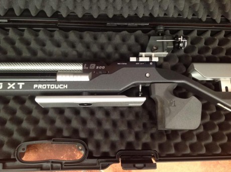 Vendo carabina Walther lg300 con su maletín original, con las herramientas, manuales y blanco de pruebas, 31