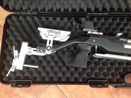 Vendo carabina Walther lg300 con su maletín original, con las herramientas, manuales y blanco de pruebas, 42