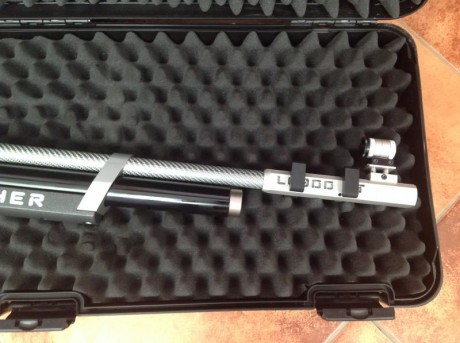 Vendo carabina Walther lg300 con su maletín original, con las herramientas, manuales y blanco de pruebas, 40