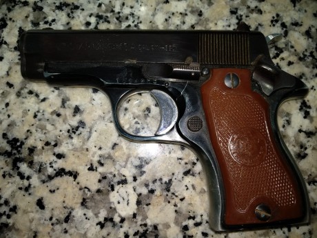 Pistola DKL
9mm corto
Simple acción
Solo se puede guiar como arma de defensa. 
Provincia BCN

P.V 125 00