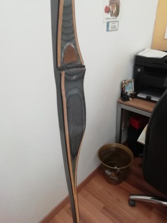 Un BEAR MONTANA de 55 libras a 28"
y un VIPER de luxe de 40 libras a 28"

260 euros los dos 22