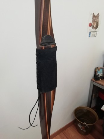 Un BEAR MONTANA de 55 libras a 28"
y un VIPER de luxe de 40 libras a 28"

260 euros los dos 32