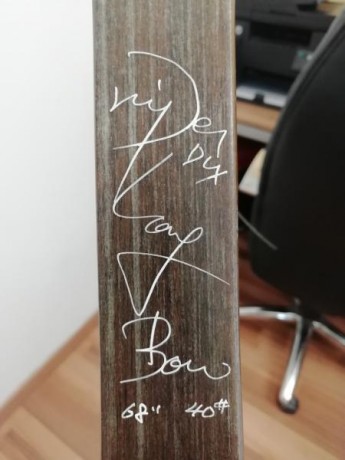 Un BEAR MONTANA de 55 libras a 28"
y un VIPER de luxe de 40 libras a 28"

260 euros los dos 30
