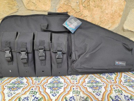 Carabina PCP FX Wildcat con culata sintética negra Bullpup y regulador de potencia  Huma incorporado. 11