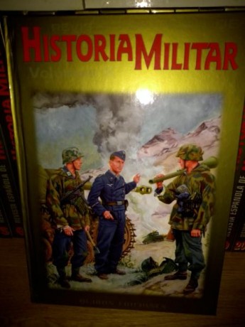 Vendo la coleccion de la Revista Española de Historia Militar en 23 tomos.Hasta el tomo 16 encuadernados,el 00