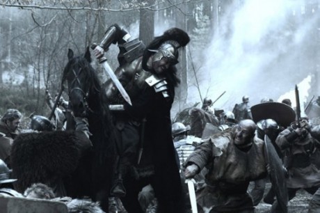 Acabo de ver el anuncio en TV. El 20 de agosto estrenan  CENTURION , una de romanos ambientada en la conquista 120