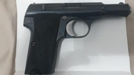 Hola buenas vendo Astra 300 con 2 cargadores uno negro y otro cromado en libro de coleccionista en un 02