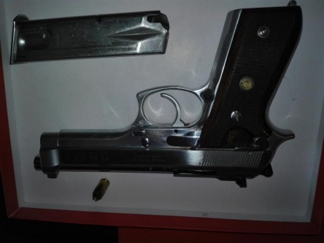 Buenas,vendo pistola taurus pt 92, en buen estado. Con dos cargadores. 
Precio 200 e estadoportes por 00