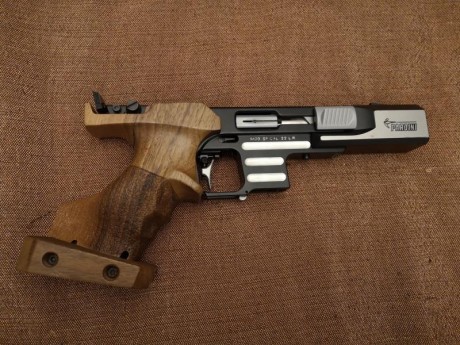 Vendo pardini SP22 22lr con canchas M junto a 4 cargadores y varios repuestos. Arma muy precisa. Se aceptan 00