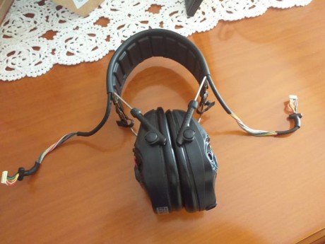 Hola a todos alguien podria decirme como puedo conseguir repuesto de este cable de los cascos.


Gracias
 00