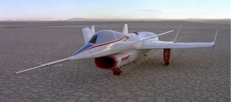 Me pareció interesante:

X-31
F-15s/MTD
SR-71
F-106
F-16XL
X-38
Avión controlado por radio (nodriza)
X-36 121