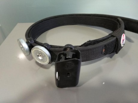 Maletín Blackhawk nuevo para dos armas cortas y cargadores 25€ VENDIDA
Funda cuadrada para una pistola 01