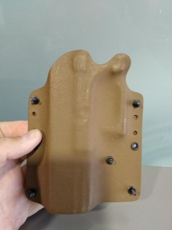 Maletín Blackhawk nuevo para dos armas cortas y cargadores 25€ VENDIDA
Funda cuadrada para una pistola 22