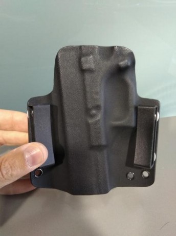 Maletín Blackhawk nuevo para dos armas cortas y cargadores 25€ VENDIDA
Funda cuadrada para una pistola 20