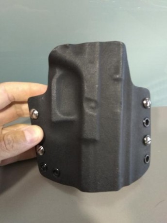 Maletín Blackhawk nuevo para dos armas cortas y cargadores 25€ VENDIDA
Funda cuadrada para una pistola 32