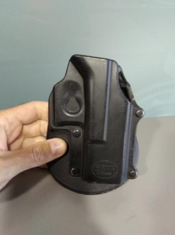 Maletín Blackhawk nuevo para dos armas cortas y cargadores 25€ VENDIDA
Funda cuadrada para una pistola 31