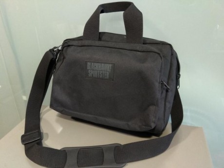 Maletín Blackhawk nuevo para dos armas cortas y cargadores 25€ VENDIDA
Funda cuadrada para una pistola 40