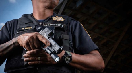 Curiosidad que pregunto a los compañeros de uniforme azul (o verde...): ¿que pensáis de ello?. No es en 03