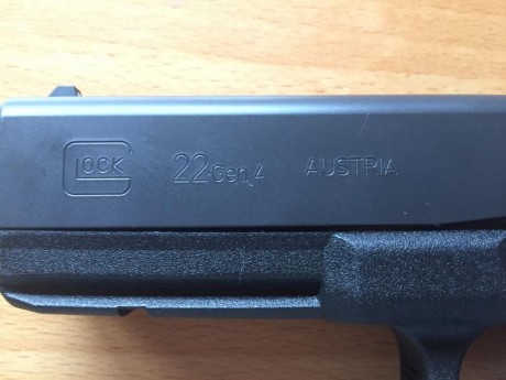 VENDO GLOCK 22 GEN4 calibre 40sw. 
Único propietario, comprada nueva en Armería Marcos. 
Muy poco uso. 12