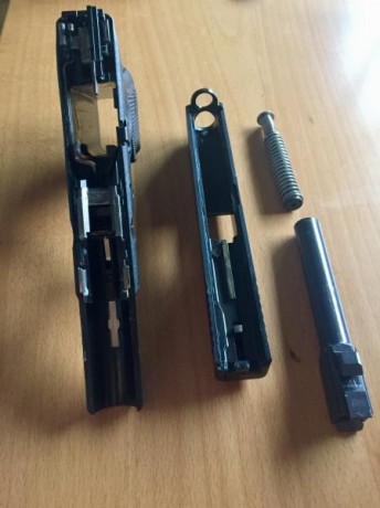 VENDO GLOCK 22 GEN4 calibre 40sw. 
Único propietario, comprada nueva en Armería Marcos. 
Muy poco uso. 10