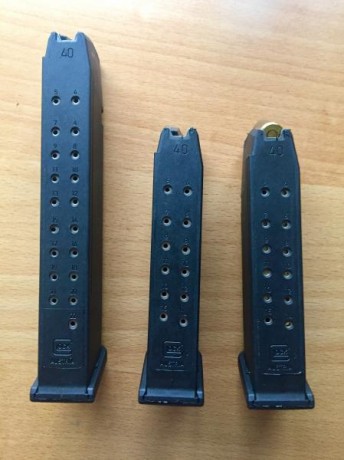 VENDO GLOCK 22 GEN4 calibre 40sw. 
Único propietario, comprada nueva en Armería Marcos. 
Muy poco uso. 21