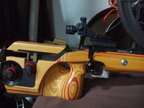 Se vende magnifica feinwerbau 2000 autentica maquina de hacer dieces en la modalidad de tendido q es la 02