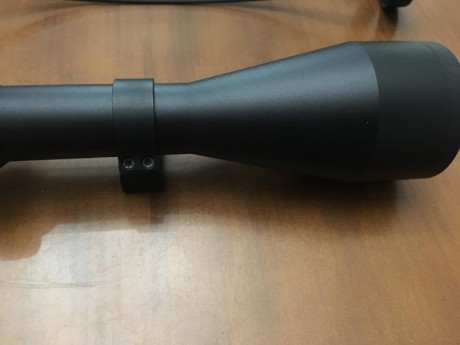 Visor Khales Helia C 3-12x56 retícula 4 y tubo de 30 mm. Está montado con anillas y su estado es perfecto, 12