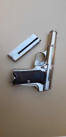 Un variante que solo se hicieron a pedido como los burilados.
calibre 7,65 raro para este modelo 
precio 02