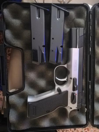 Vendo tanfoglio 9mm en buen estado gatillo ajustado a 1.kilo 100 no llega. Agrupa muy bien un arma económica 02