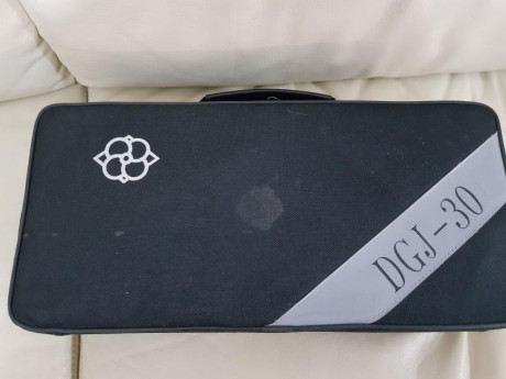 Vende este magnifico visor por 160€ envío incluido , perfecto estado, sirve tanto para 25 como 50 metros, 10