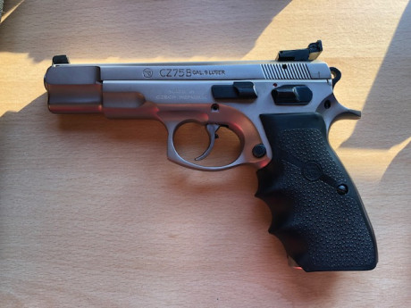 CZ 75B 9 mm por 600 € con:
- Kit conversión 22
- 2 cargadores 9 mm
- 2 cargadores 22
- Funda transporte
- 01