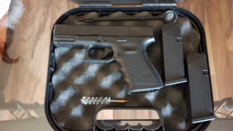 Vendo Glock 19 de tercera generación absolutamente impecable,dos cargadores y su maletín original. No 11